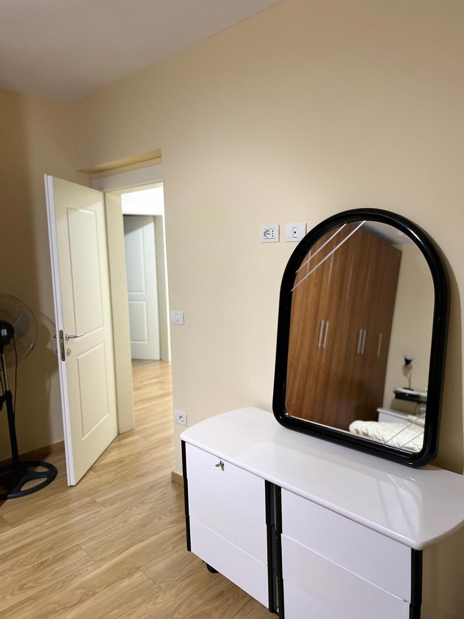 Skanderbeg Square Apartment Tiranë Ngoại thất bức ảnh