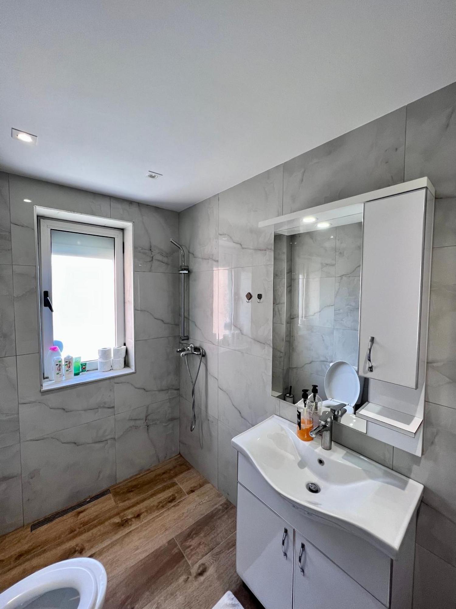 Skanderbeg Square Apartment Tiranë Ngoại thất bức ảnh
